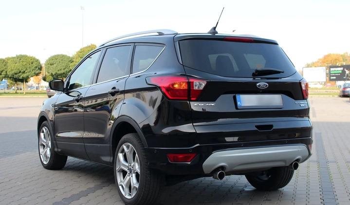 Ford Kuga cena 83900 przebieg: 60000, rok produkcji 2019 z Lublin małe 106